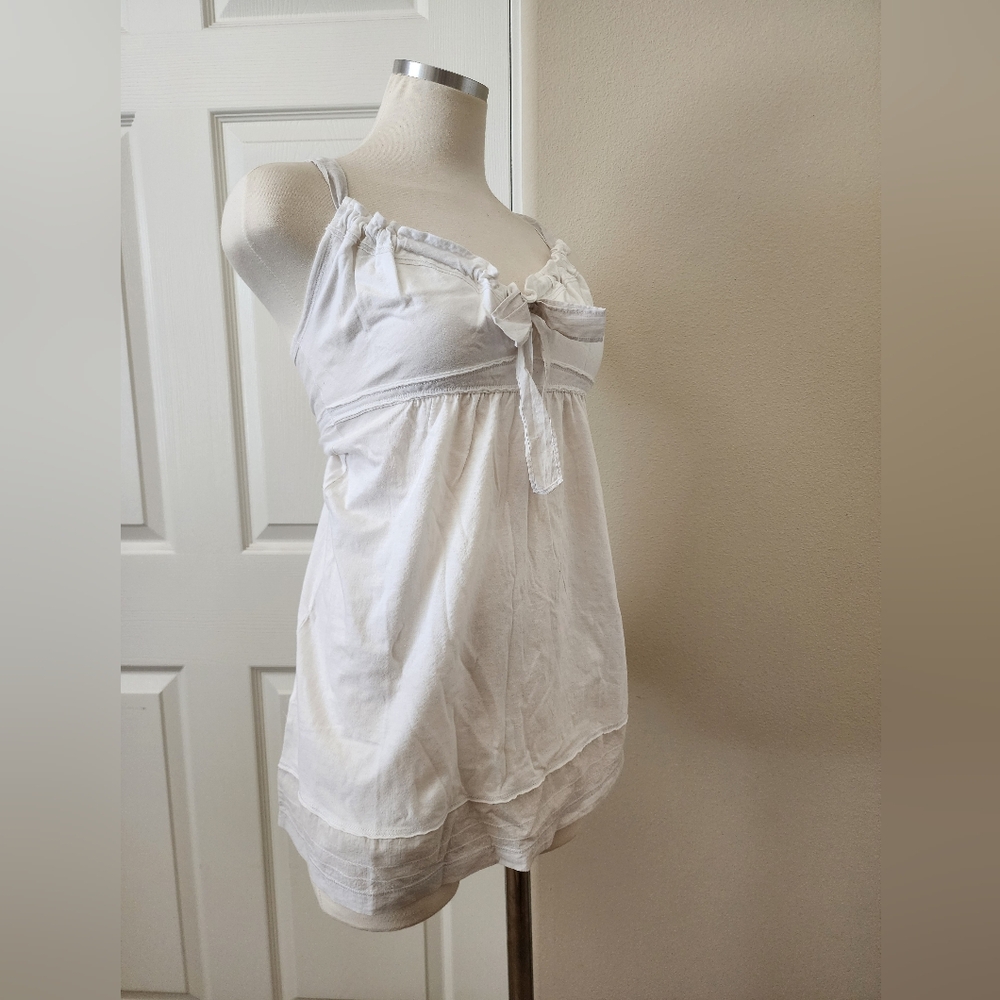 Hollister Top - Off white - Size: MEDIUM